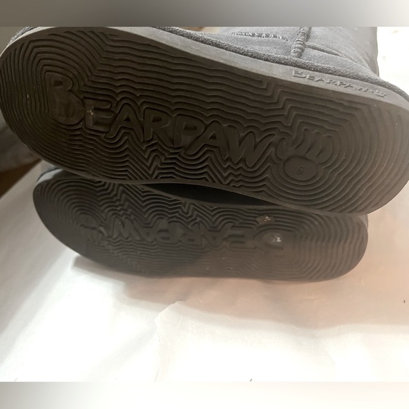 BearPaw Gently Used Gray Boots - Picture 4 of 4